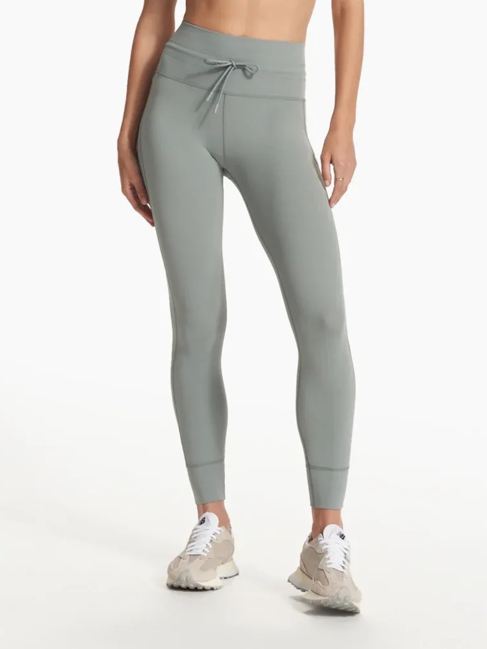 Vuori Women’s Daily Leggings in Fern Green